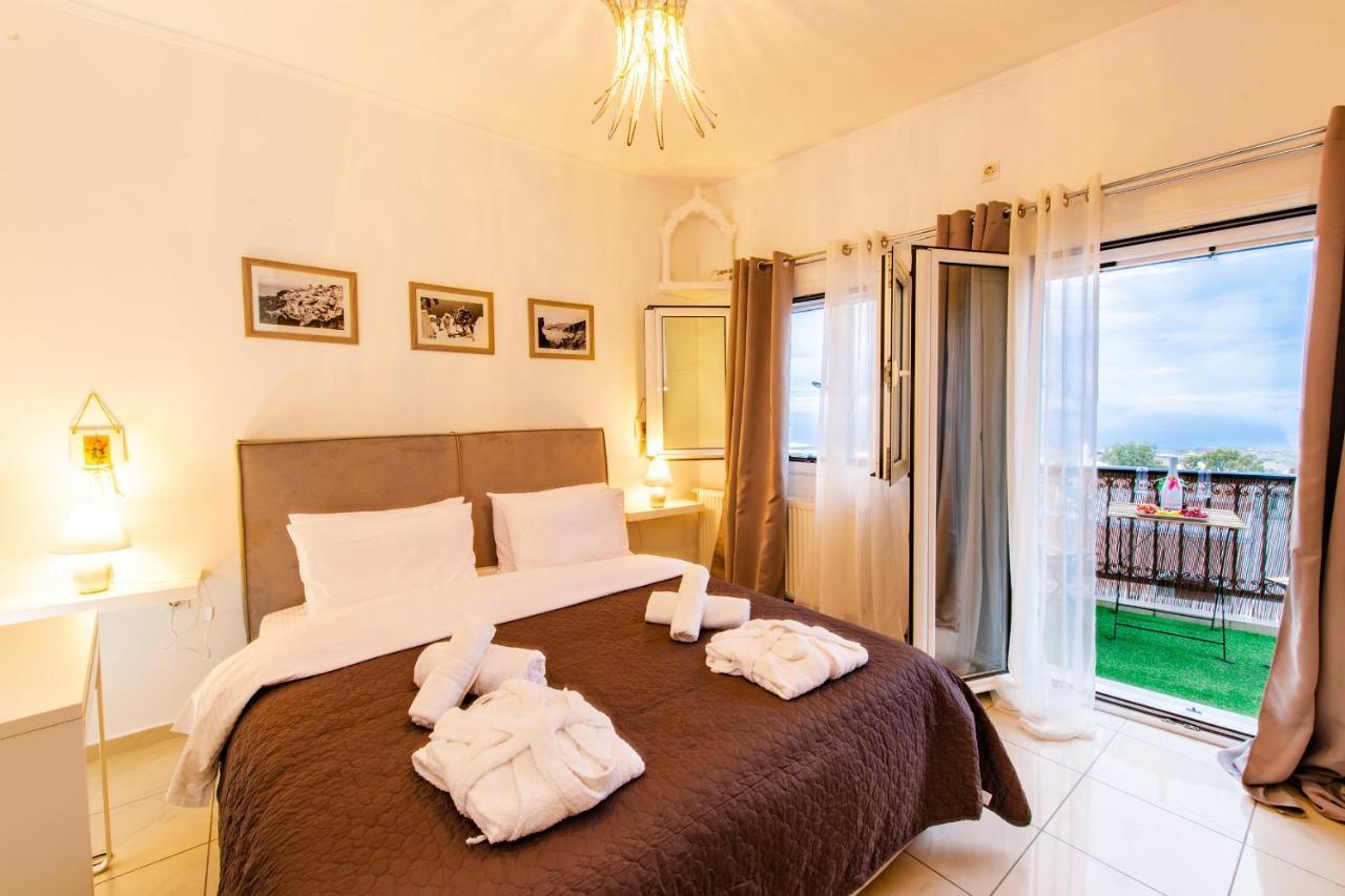Yiannis Suite Santorini Fira  Exterior photo