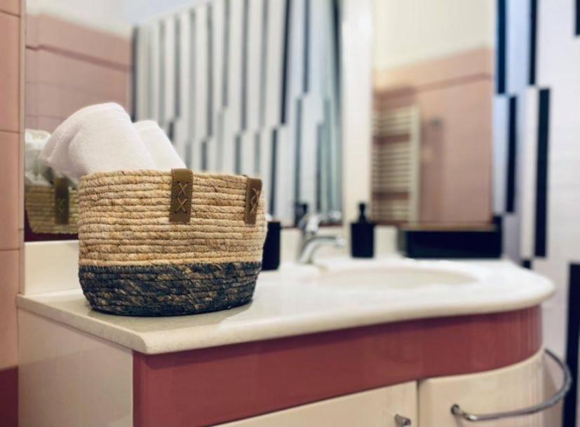 Yiannis Suite Santorini Fira  Exterior photo