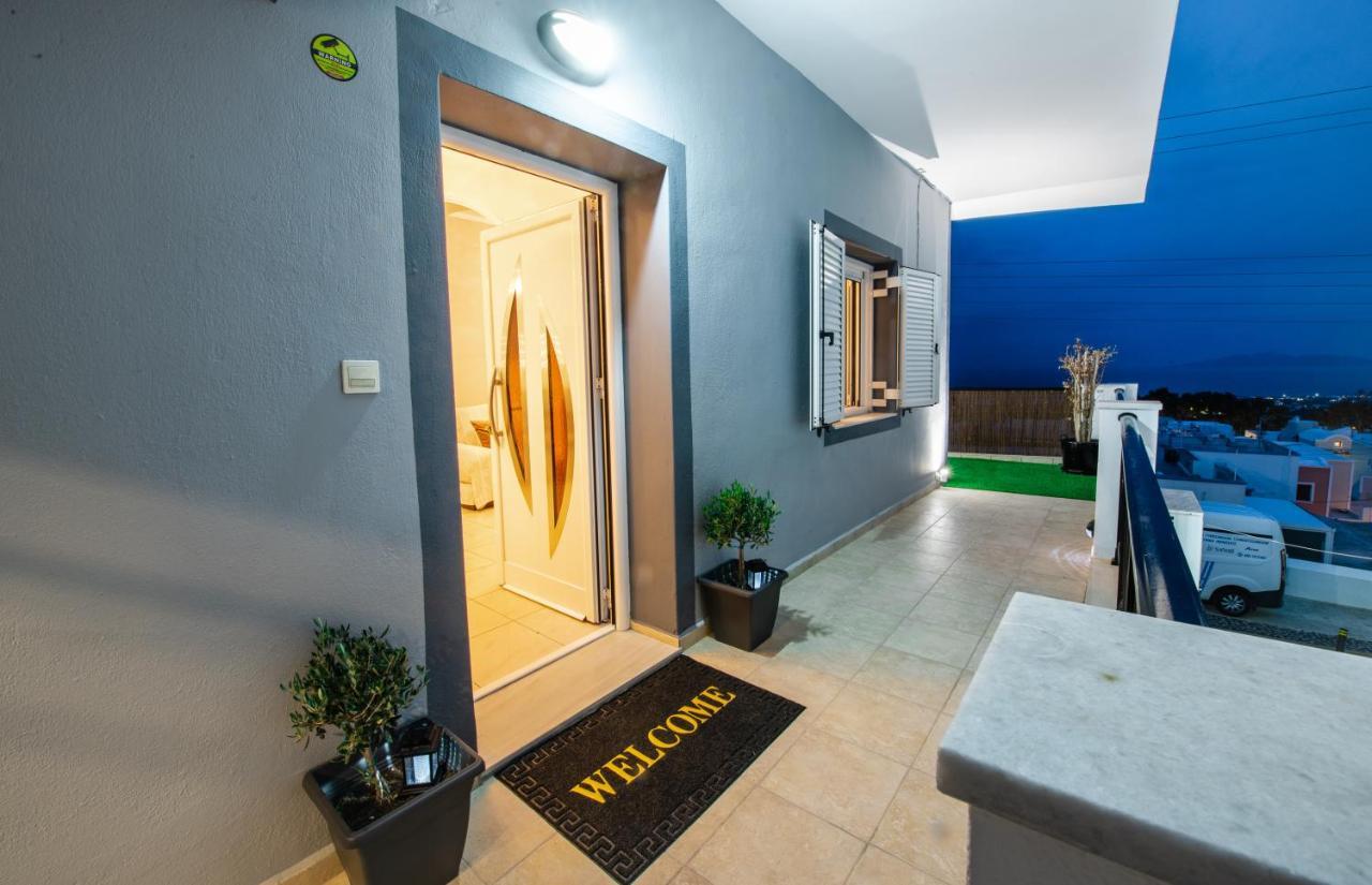 Yiannis Suite Santorini Fira  Exterior photo