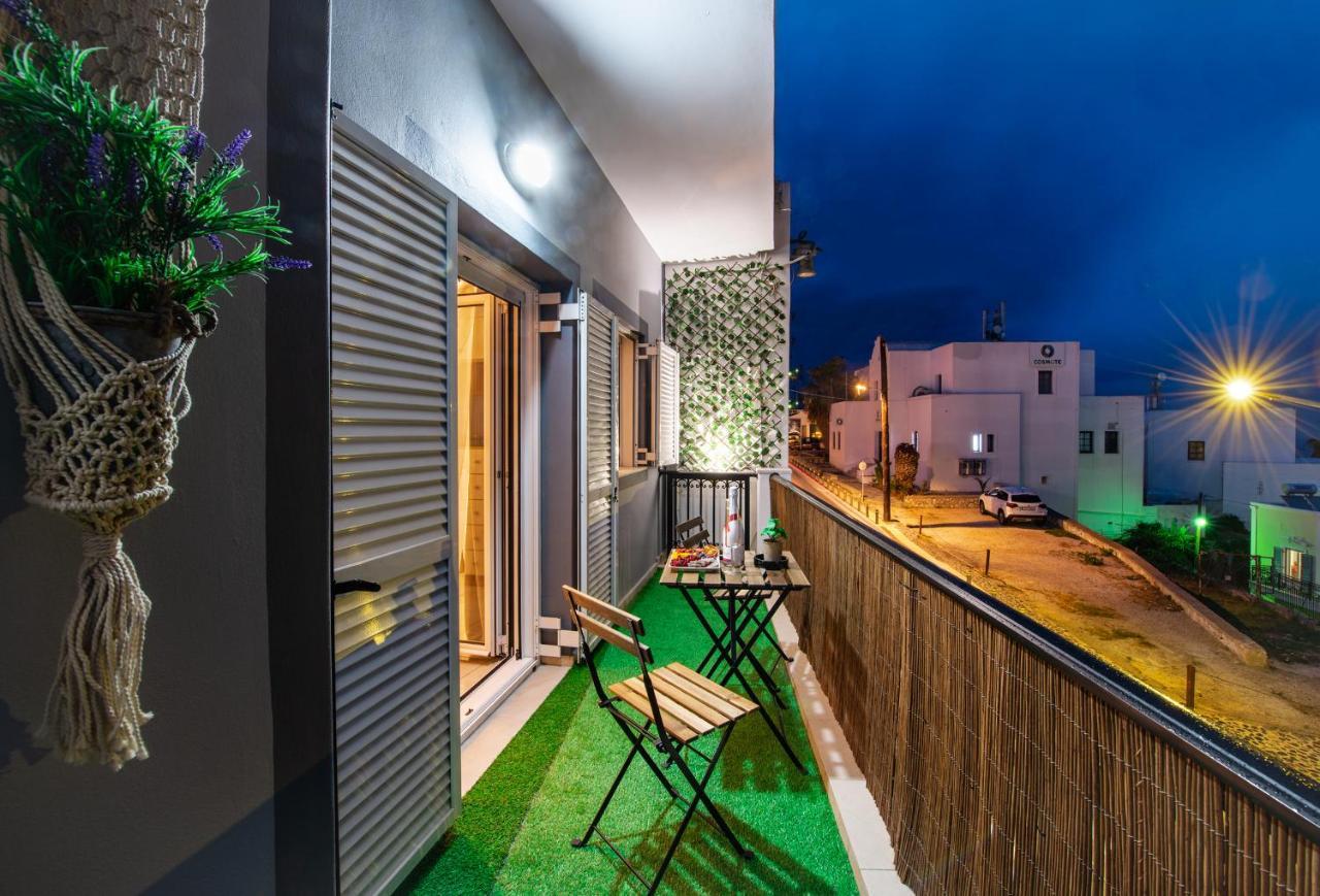 Yiannis Suite Santorini Fira  Exterior photo